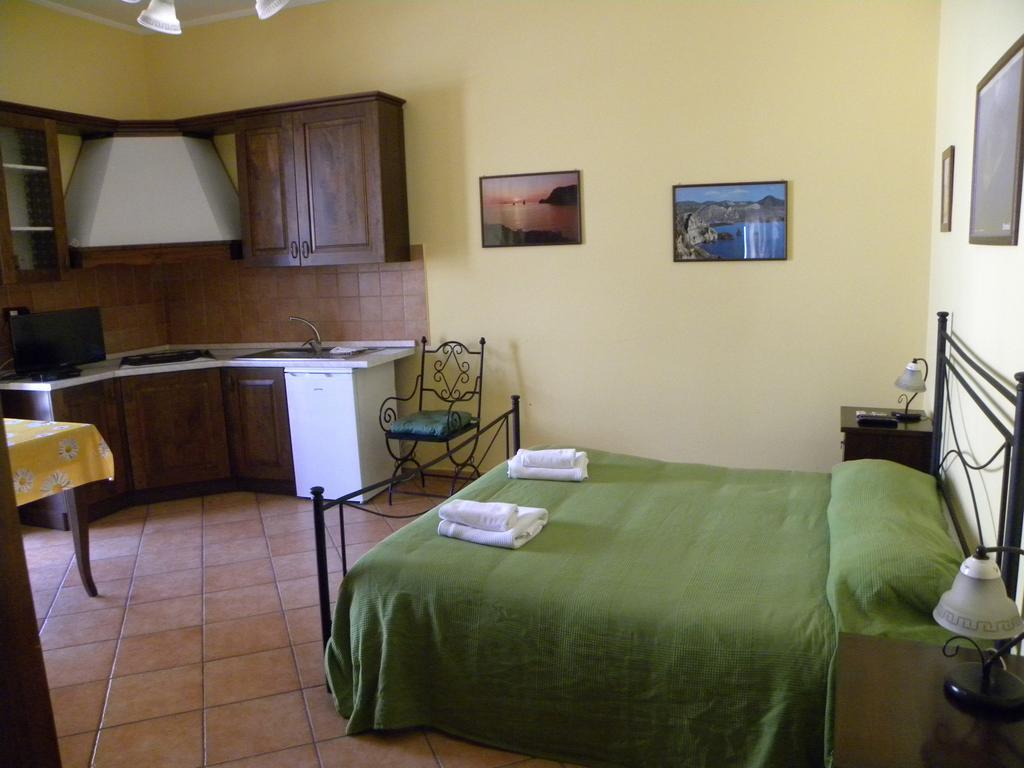 Case Vacanze Albamarina Lipari  Habitación foto
